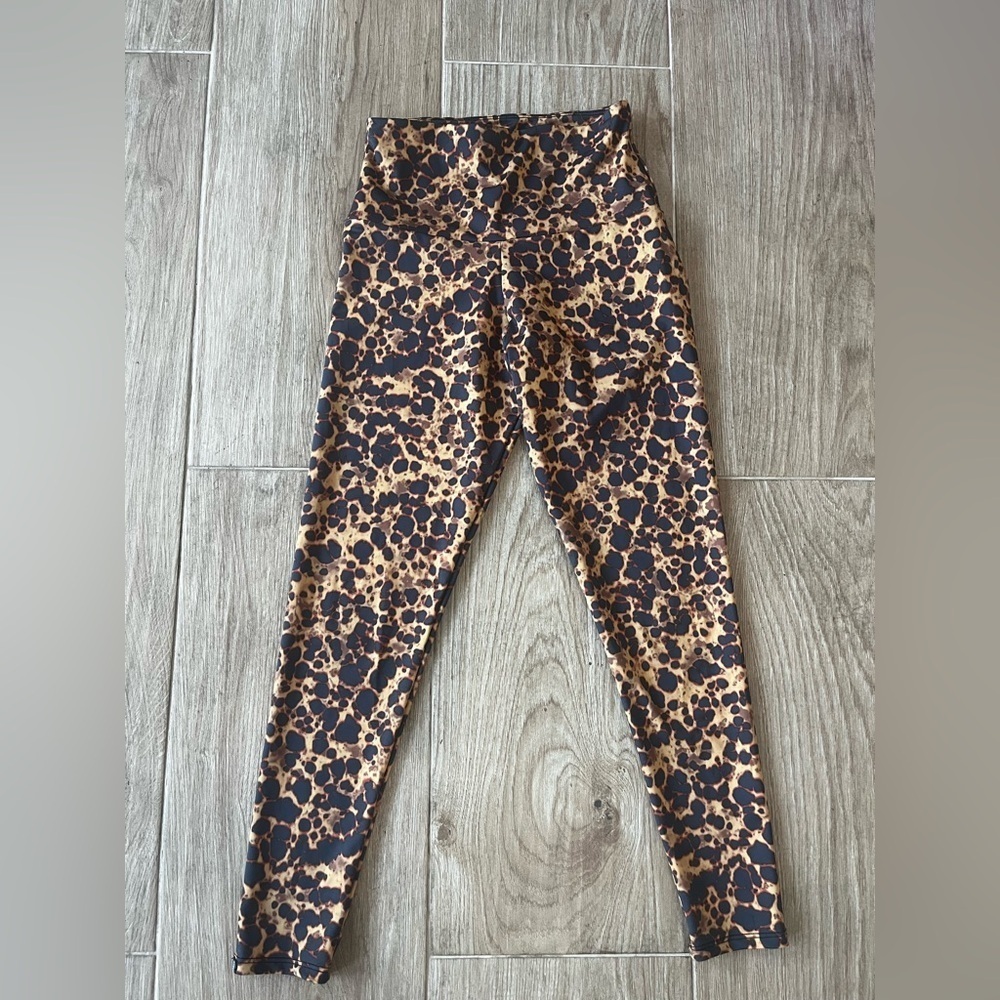 Onzie High Basic Tortoise Shell Leggings - Picture 5 of 7